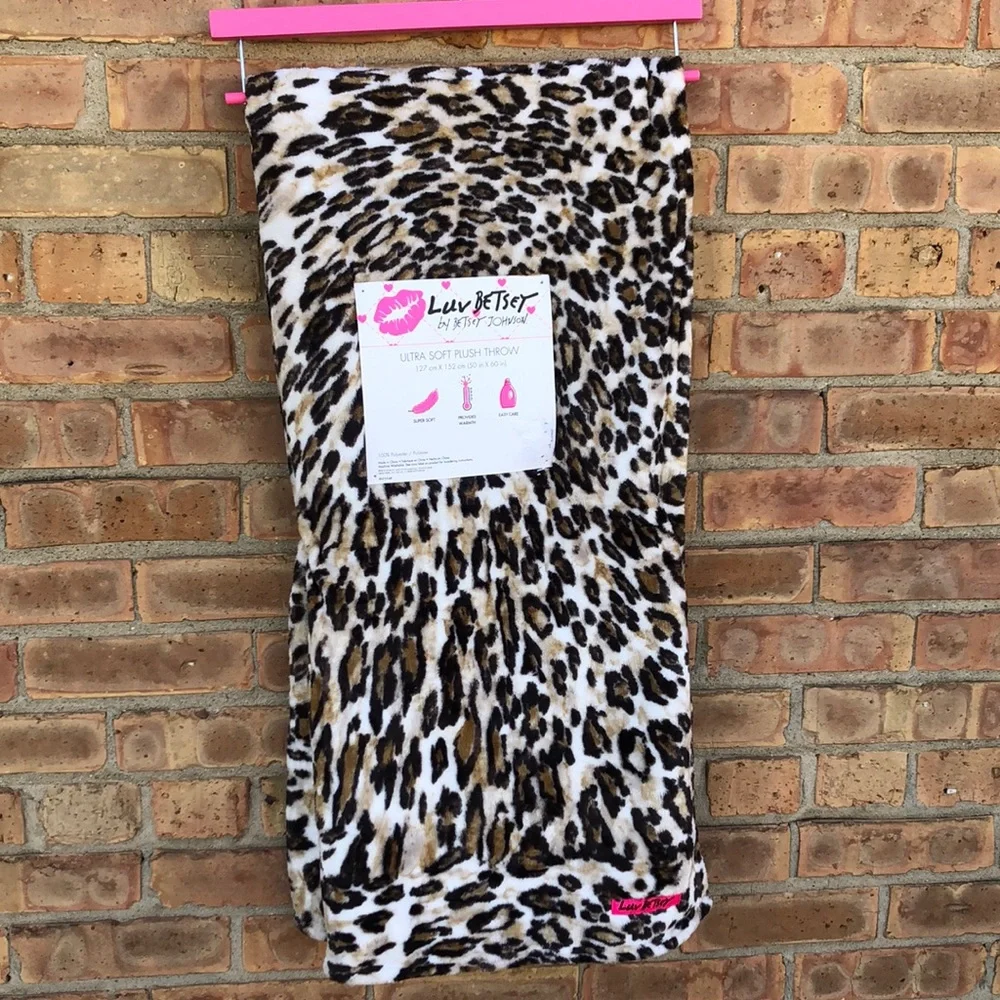 Luv Betsey by Betsey Johnson Animal Leopard Print Throw